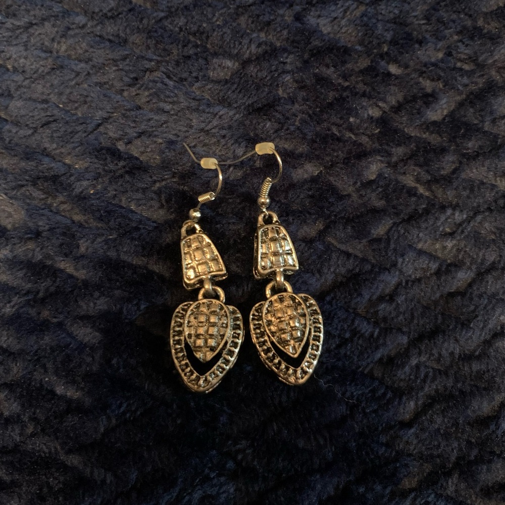 dangle earrings